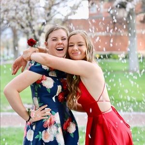 Meet your Posher, Nicole